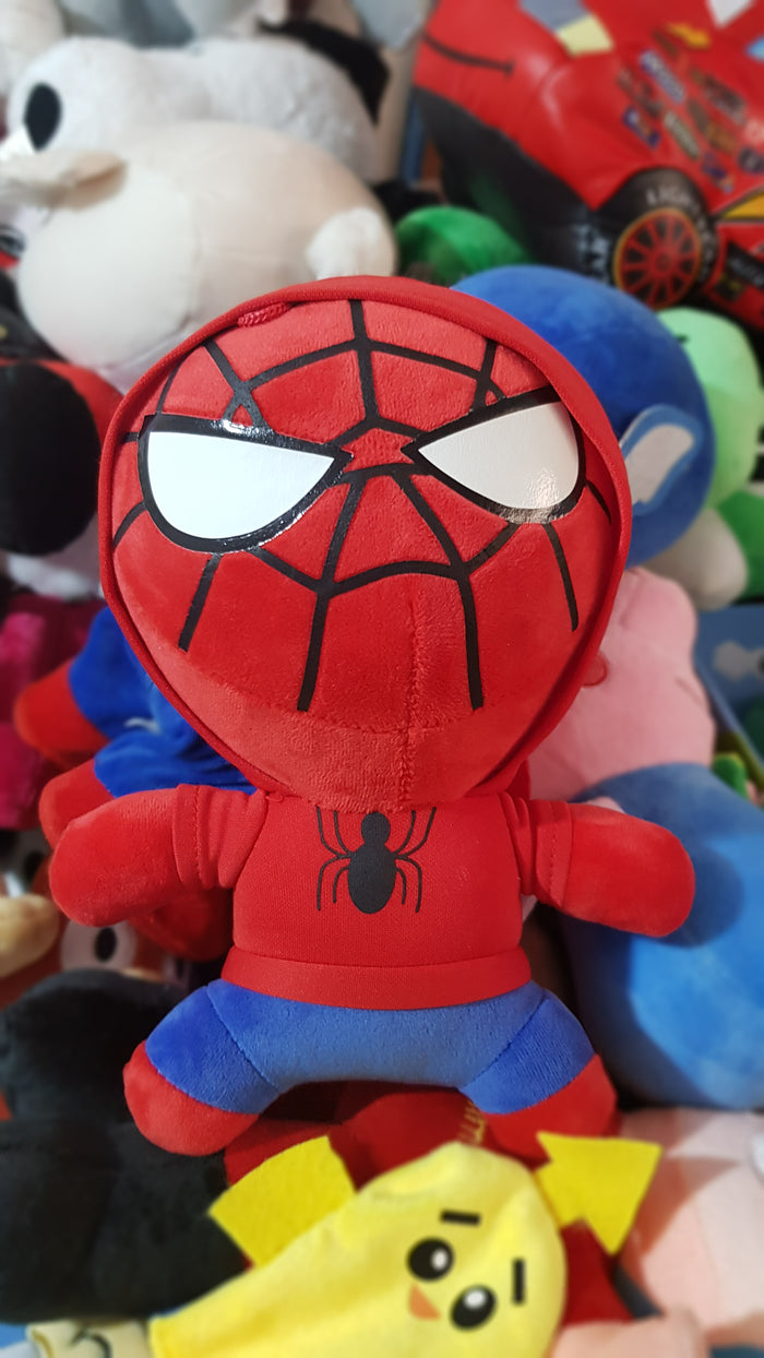 PELUCHE DE SPIDERMAN 25CM CON CAPUCHA MILES MORALES RELLENO SINTETICO  CAPELLADA DE FELPA EDAD 3+